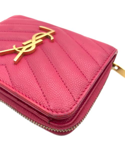 Saint Laurent Paris（サンローランパリ）Saint Laurent Paris (サンローランパリ) Grain De Poudre Matelasse Chevron Compact Zip Wallet ピンクの古着・服飾アイテム