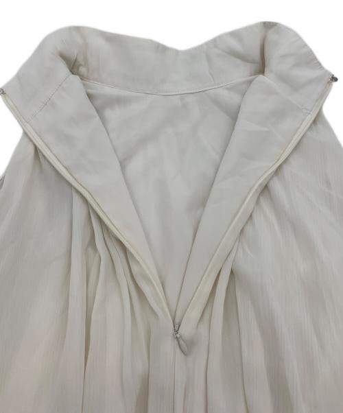 Snidel（スナイデル）Snidel (スナイデル) コールドショルダーセットアップ ホワイトの古着・服飾アイテム