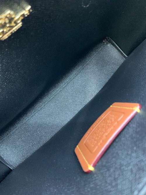 COACH（コーチ）COACH (コーチ) モリー トート バッグ 25・シグネチャー キャンバス ブラウンの古着・服飾アイテム
