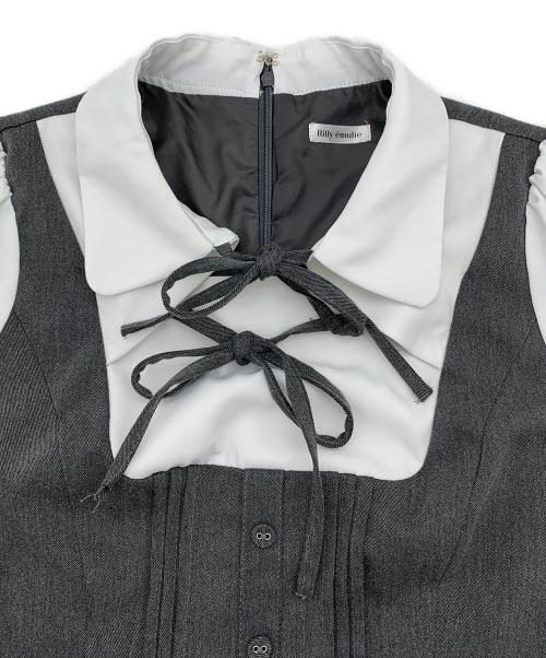 rilly emulie（リリーエミュリ）Rilly emulie (リリーエミュリ) Double Ribbon Ballon Pleats Onepiece グレー×ホワイト サイズ:Fの古着・服飾アイテム