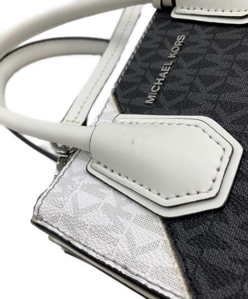 MICHAEL KORS（マイケルコース）MICHAEL KORS (マイケルコース) ショルダーバッグ ホワイト×ブラックの古着・服飾アイテム
