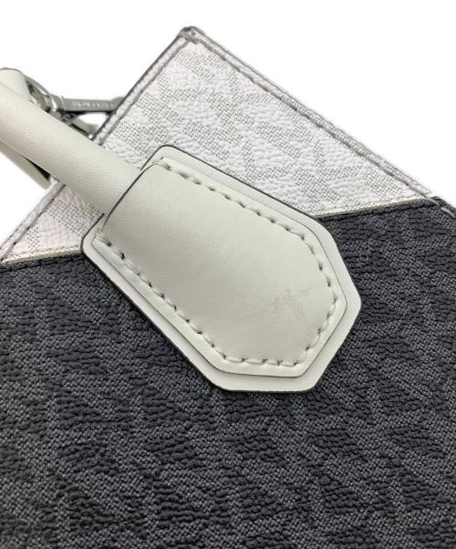 MICHAEL KORS（マイケルコース）MICHAEL KORS (マイケルコース) ショルダーバッグ ホワイト×ブラックの古着・服飾アイテム