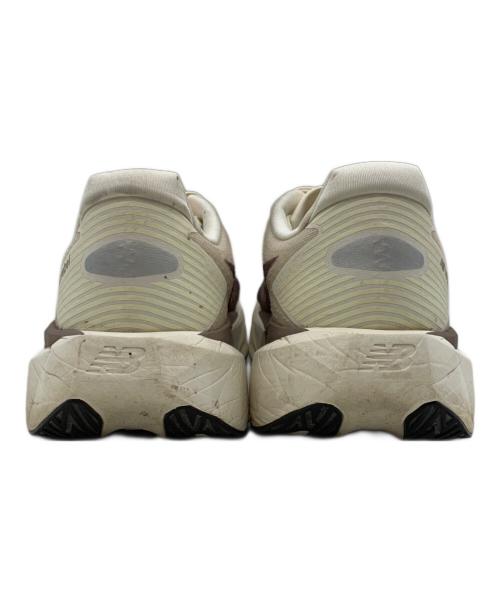 NEW BALANCE（ニューバランス）NEW BALANCE (ニューバランス) FuelCell Rebel v5  ベージュ×ブラウン サイズ:28.5の古着・服飾アイテム