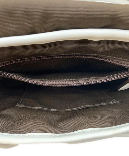 COACH（コーチ）COACH (コーチ) エンボス ショルダーバッグ ベージュ×ホワイトの古着・服飾アイテム