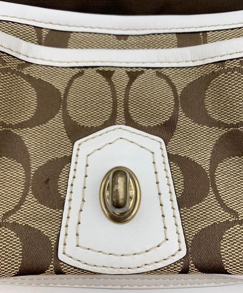 COACH（コーチ）COACH (コーチ) エンボス ショルダーバッグ ベージュ×ホワイトの古着・服飾アイテム
