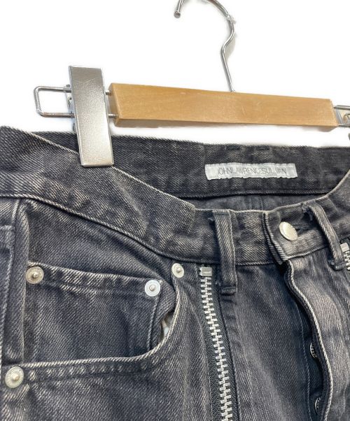 JOHN LAWRENCE SULLIVAN（ジョン ローレンス サリバン）JOHN LAWRENCE SULLIVAN (ジョンローレンスサリバン) ブリーチデニムジップパンツ ブラック サイズ:44の古着・服飾アイテム