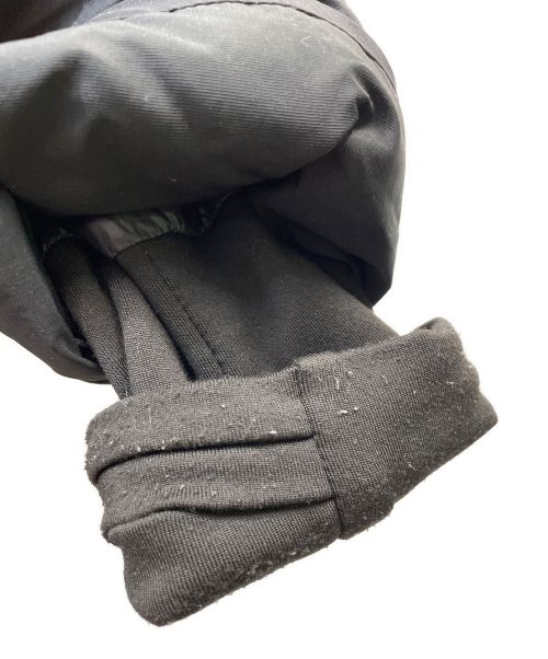 CANADA GOOSE（カナダグース）CANADA GOOSE (カナダグース) アームストロングパーカー ブラック サイズ:Mの古着・服飾アイテム