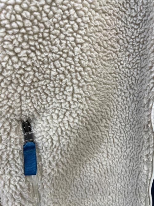 Patagonia（パタゴニア）Patagonia (パタゴニア) クラシックレトロXジャケット アイボリー×ネイビー サイズ:Sの古着・服飾アイテム
