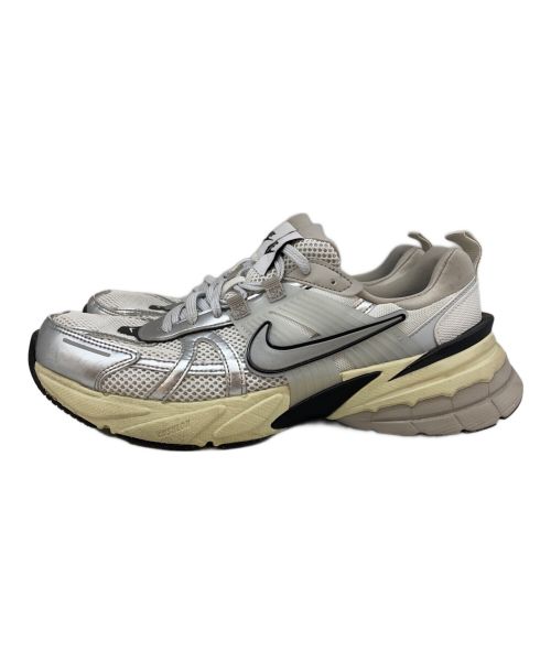 NIKE（ナイキ）NIKE (ナイキ) V2K ラン ライトグレー サイズ:275の古着・服飾アイテム