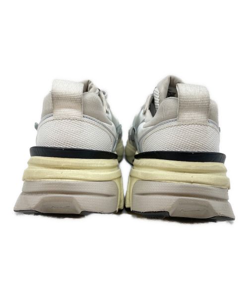 NIKE（ナイキ）NIKE (ナイキ) V2K ラン ライトグレー サイズ:275の古着・服飾アイテム