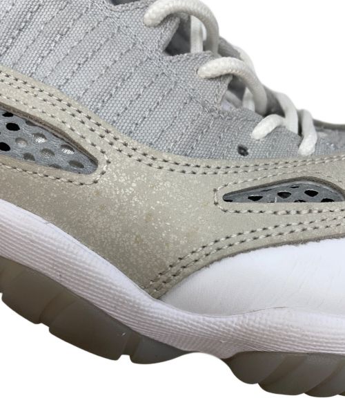 NIKE（ナイキ）NIKE (ナイキ) スニーカー ホワイト×グレー サイズ:29の古着・服飾アイテム