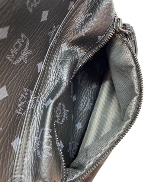 MCM（エムシーエム）MCM (エムシーエム) スタッズリュック ブラックの古着・服飾アイテム