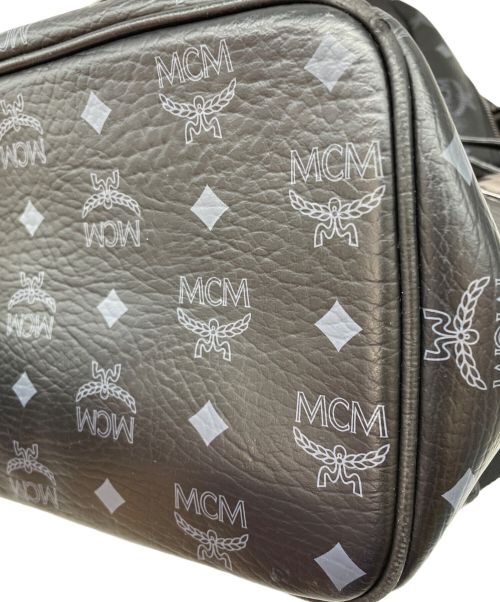 MCM（エムシーエム）MCM (エムシーエム) スタッズリュック ブラックの古着・服飾アイテム