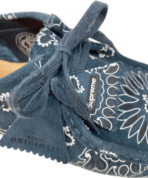 SUPREME（シュプリーム）SUPREME (シュプリーム) CLARKS (クラークス) Bandana Wallabee ネイビー サイズ:26.5の古着・服飾アイテム