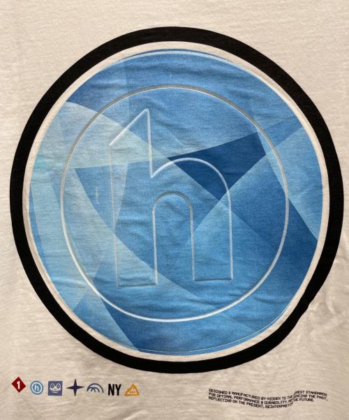 HIDDEN（ヒドゥン）HIDDEN (ヒドゥン) Tシャツ ホワイト サイズ:XLの古着・服飾アイテム