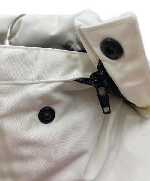 CANADA GOOSE（カナダグース）CANADA GOOSE (カナダグース) ダウンジャケット ホワイト サイズ:Sの古着・服飾アイテム