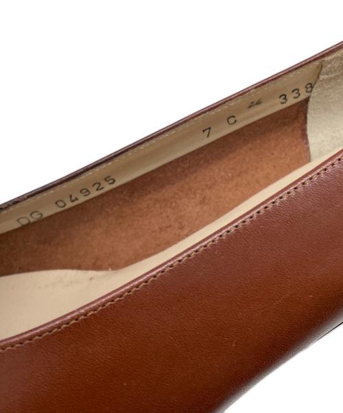 Salvatore Ferragamo（サルヴァトーレ フェラガモ）Salvatore Ferragamo (サルヴァトーレ フェラガモ) ヴァラリボンパンプス ブラウン サイズ:7Cの古着・服飾アイテム