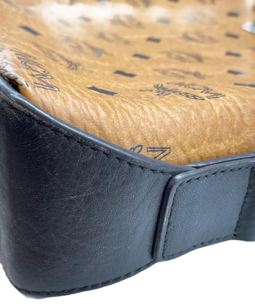 MCM（エムシーエム）MCM (エムシーエム) ショルダーバッグ ブラウンの古着・服飾アイテム