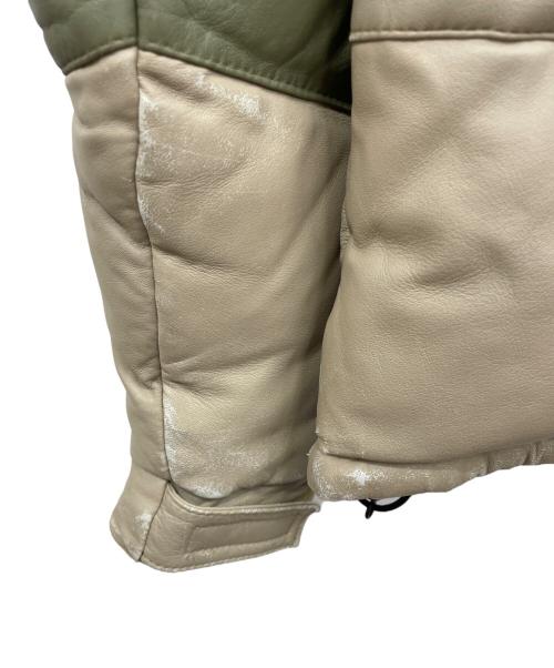 AVIREX（アヴィレックス）AVIREX (アヴィレックス) ラムレザーダウンジャケット ベージュ×グリーン サイズ:Mの古着・服飾アイテム