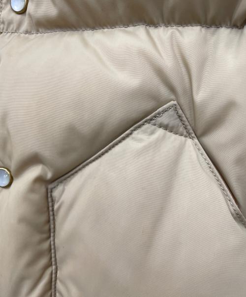 RockyMountainFeatherBed（ロッキーマウンテンフェザーベッド）RockyMountainFeatherBed (ロッキーマウンテンフェザーベッド) ダウンベスト ベージュ×ブラウン サイズ:40の古着・服飾アイテム
