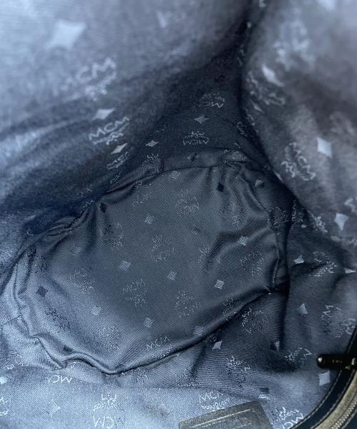 MCM（エムシーエム）MCM (エムシーエム) ショルダーバッグ ブラック×ホワイトの古着・服飾アイテム