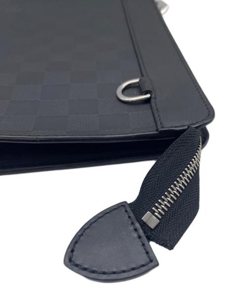 LOUIS VUITTON（ルイ ヴィトン）LOUIS VUITTON (ルイ ヴィトン) クラッチバッグ ブラックの古着・服飾アイテム