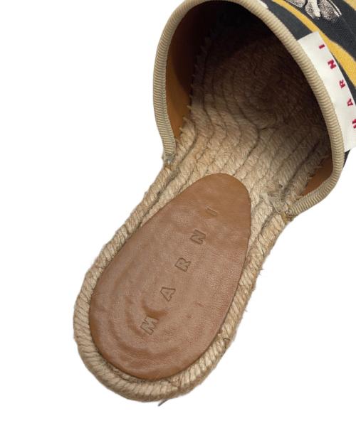 MARNI（マルニ）MARNI (マルニ) サンダル ベージュ×ブラック サイズ:36の古着・服飾アイテム