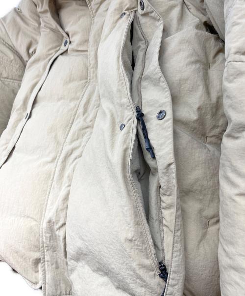 DESCENTE（デサント）DESCENTE (デサント) ヒートナビパフダウンジャケット ベージュ サイズ:Mの古着・服飾アイテム