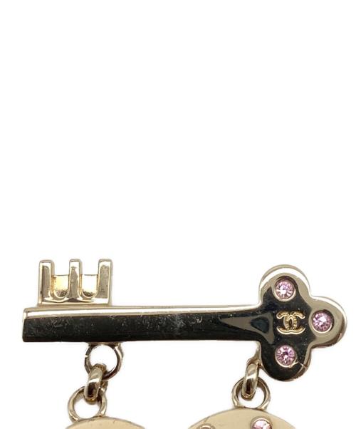 CHANEL（シャネル）CHANEL (シャネル) ハートロックブローチ ゴールド×ピンクの古着・服飾アイテム