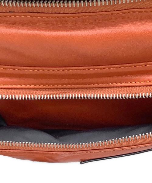 LOEWE（ロエベ）LOEWE (ロエベ) ボディバッグ オレンジ×ブラックの古着・服飾アイテム