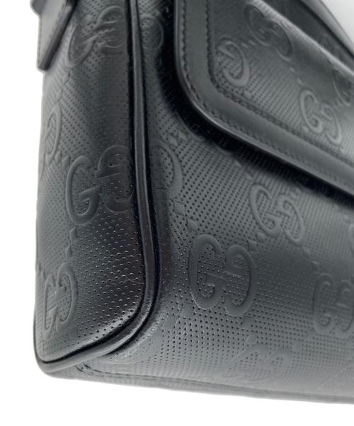 GUCCI（グッチ）GUCCI (グッチ) GGエンボス メッセンジャーバッグ ブラックの古着・服飾アイテム