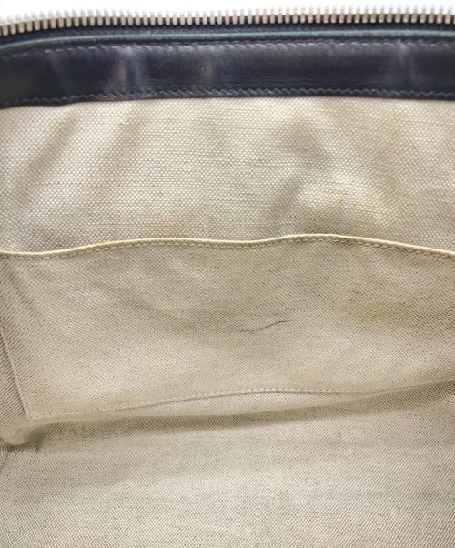 GUCCI（グッチ）GUCCI (グッチ) GGエンボス メッセンジャーバッグ ブラックの古着・服飾アイテム