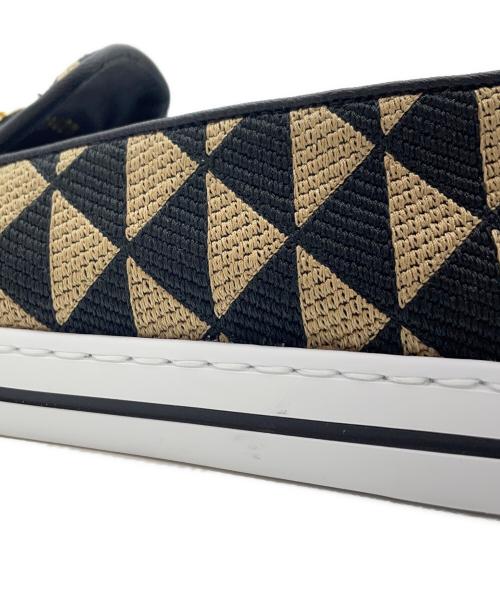 PRADA（プラダ）PRADA (プラダ) スニーカー ベージュ サイズ:35の古着・服飾アイテム