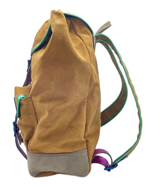 Vivienne Westwood（ヴィヴィアンウエストウッド）Vivienne Westwood (ヴィヴィアンウエストウッド) メタリックミリタリーリュック ベージュの古着・服飾アイテム
