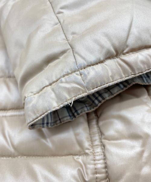 BURBERRY BLUE LABEL（バーバリーロンドンブルーレーベル）BURBERRY BLUE LABEL (バーバリーロンドンブルーレーベル) ダウンコート ベージュ サイズ:40の古着・服飾アイテム