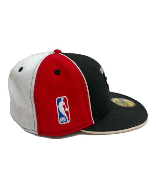 New Era（ニューエラ）New Era (ニューエラ) 59FIFTY CHICAGO BULLS ブラック×レッド サイズ:SIZE 7 1/2(59.6cm)の古着・服飾アイテム
