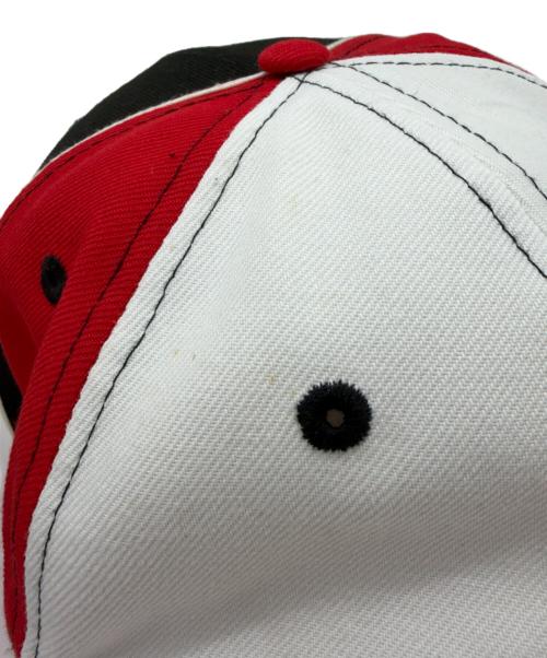 New Era（ニューエラ）New Era (ニューエラ) 59FIFTY CHICAGO BULLS ブラック×レッド サイズ:SIZE 7 1/2(59.6cm)の古着・服飾アイテム