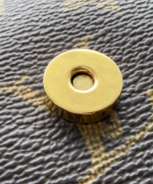 LOUIS VUITTON（ルイ ヴィトン）LOUIS VUITTON (ルイ ヴィトン) ショルダーバッグ 	ミュゼット・タンゴ ロングショルダー ブラウン サイズ:-の古着・服飾アイテム