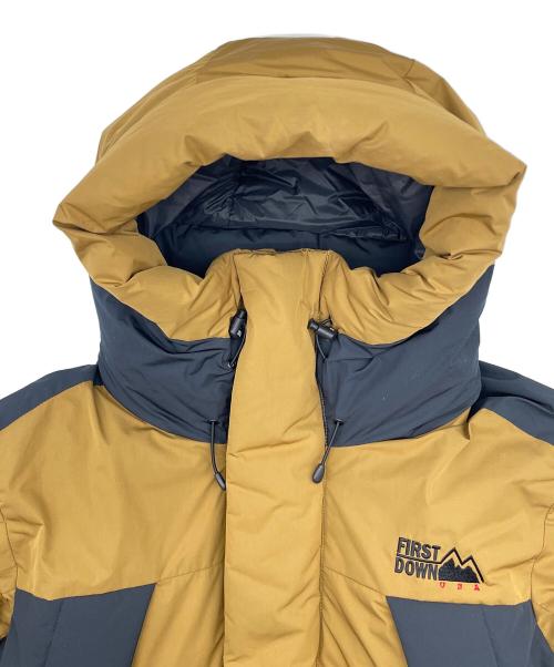 FIRST DOWN（ファーストダウン）FIRST DOWN (ファーストダウン) マウンテンダウンジャケット ベージュ×ブラック サイズ:Sの古着・服飾アイテム