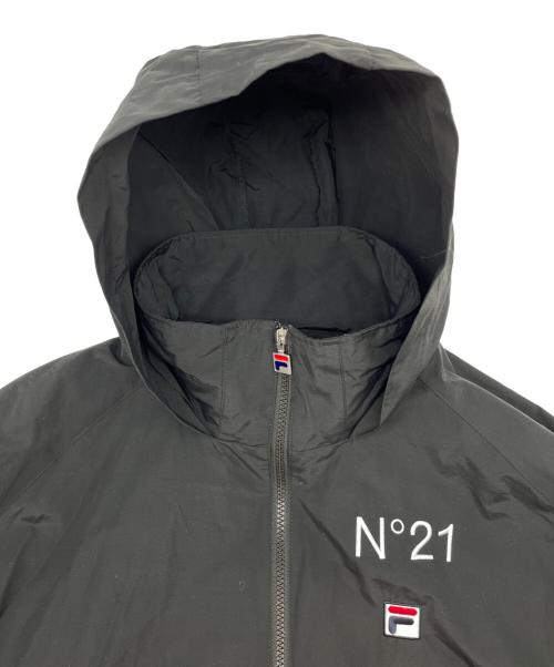 N°21（ヌメロヴェントゥーノ）N°21 (ヌメロヴェントゥーノ) FILA (フィラ) ナイロンフーデッドジャケット ブラック サイズ:Mの古着・服飾アイテム