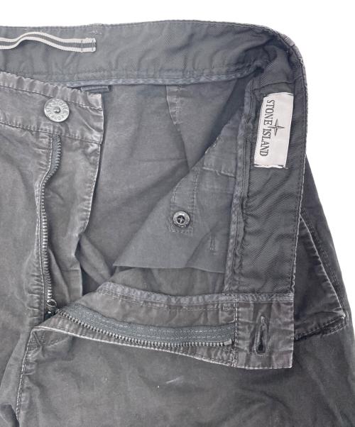 STONE ISLAND（ストーンアイランド）STONE ISLAND (ストーンアイランド) PANTALONE COMFORT ロゴパッチ ガーメントダイ カーゴパンツ グレー サイズ:W32の古着・服飾アイテム