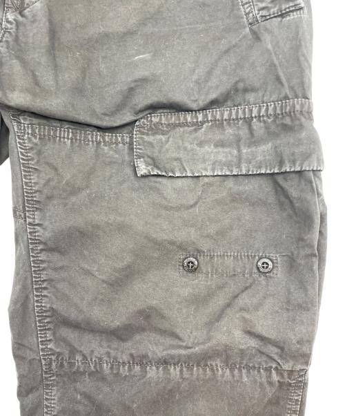 STONE ISLAND（ストーンアイランド）STONE ISLAND (ストーンアイランド) PANTALONE COMFORT ロゴパッチ ガーメントダイ カーゴパンツ グレー サイズ:W32の古着・服飾アイテム