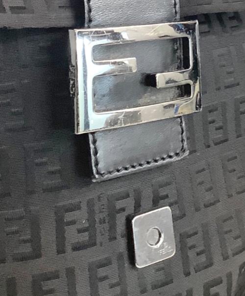 FENDI（フェンディ）FENDI (フェンディ) ショルダーバッグ ブラックの古着・服飾アイテム