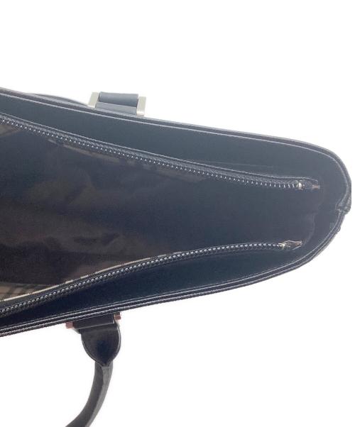 BURBERRY（バーバリー）BURBERRY (バーバリー) トートバッグ ブラックの古着・服飾アイテム