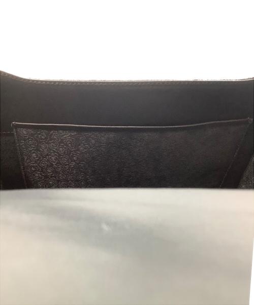 印傳屋（インデンヤ）印傳屋 (インデンヤ) ハンドバッグ ブラック×ゴールドの古着・服飾アイテム