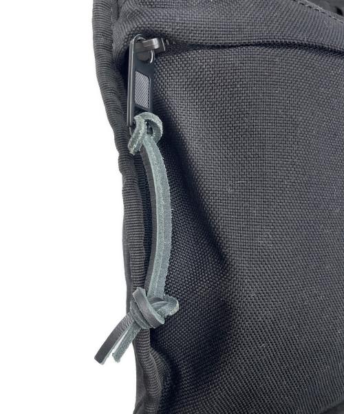 Maison Margiela（メゾンマルジェラ）Maison Margiela (メゾンマルジェラ) 1CON メッセンジャーバッグ ブラックの古着・服飾アイテム