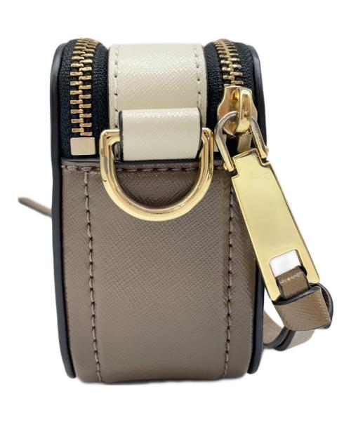 MARC JACOBS（マークジェイコブス）MARC JACOBS (マークジェイコブス) スナップショット ベージュの古着・服飾アイテム