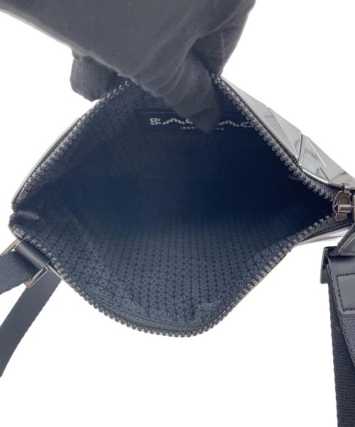 ISSEY MIYAKE（イッセイミヤケ）ISSEY MIYAKE (イッセイミヤケ) ショルダーバッグ ホワイトの古着・服飾アイテム