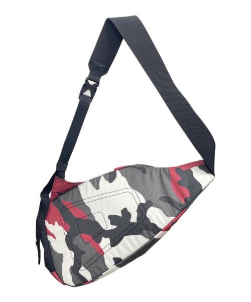 SUPREME（シュプリーム）SUPREME (シュプリーム) スリングバッグ ホワイト×レッドの古着・服飾アイテム