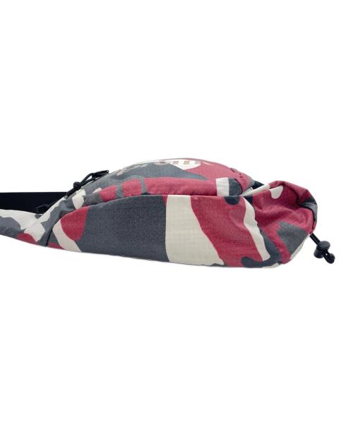 SUPREME（シュプリーム）SUPREME (シュプリーム) スリングバッグ ホワイト×レッドの古着・服飾アイテム